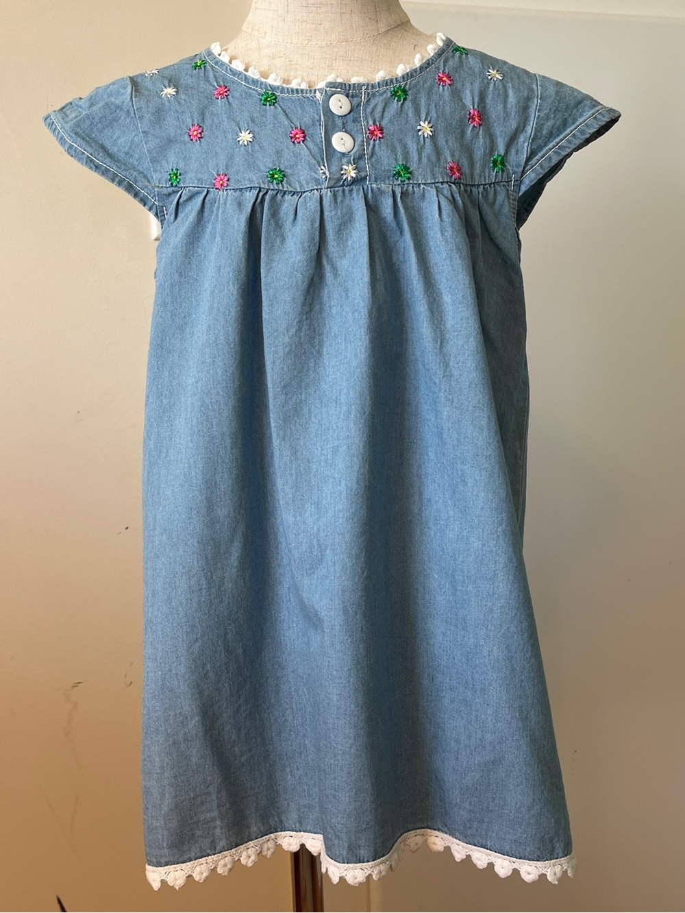 Girls' Mearhoo Light Blue Denim Dress with Floral Embroidery Sz 6/7
